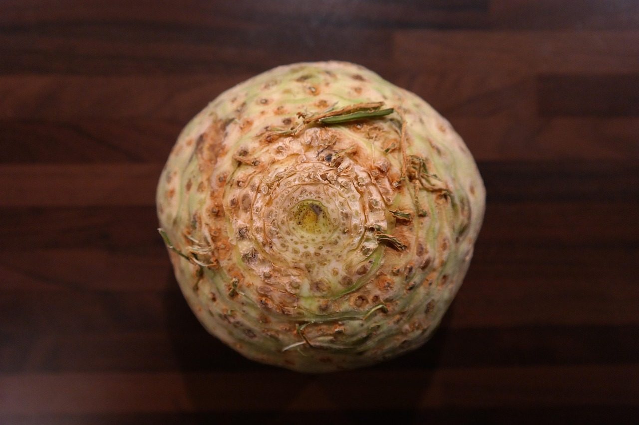 Lift and Store Celeriac Before the Ground Freezes